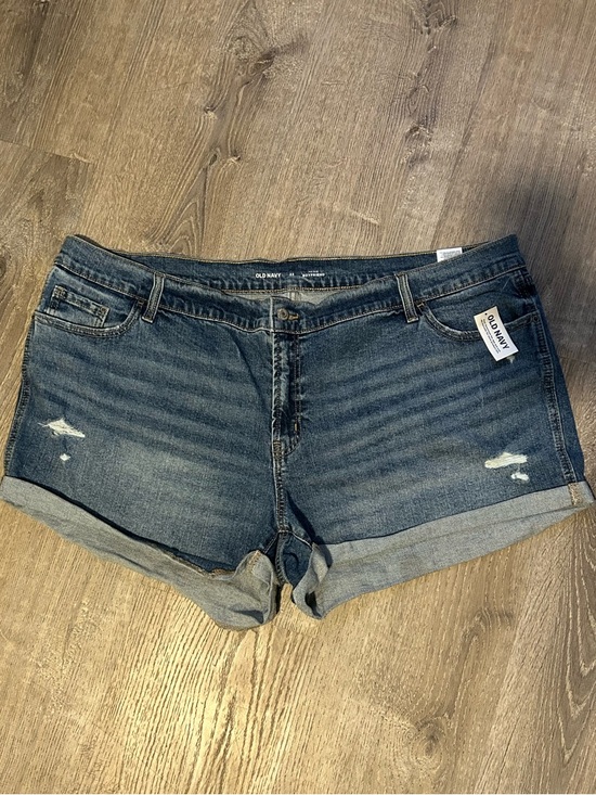 Old Navy Pants - Old Navy Women’s Plus Size Mid-Rise Boyfriend Jean Short 22
